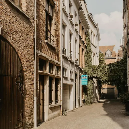 Blue Bird Antwerp